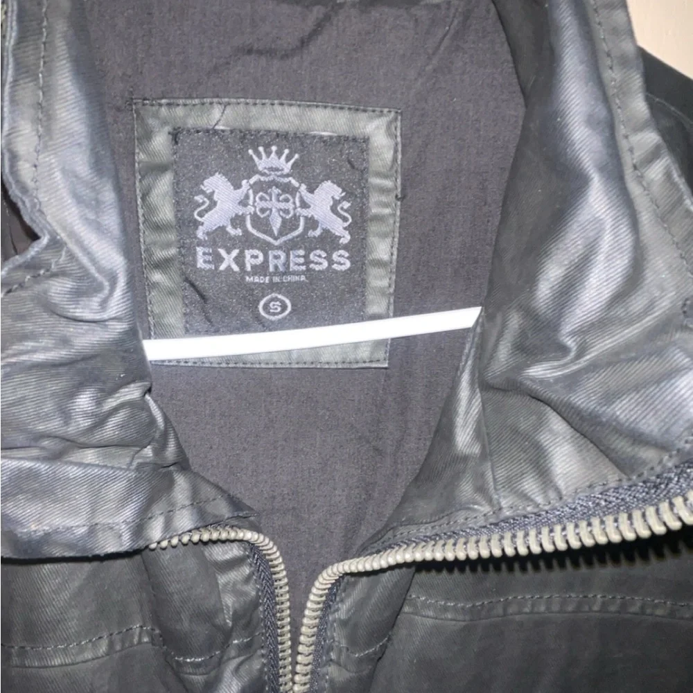 Black - Picture 4 of 6